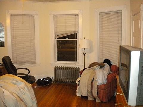 2nd image of 10 Carmel St #1AA