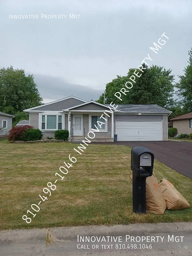 5449 Meadowcrest Dr photo 1