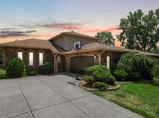 18443 Maple St, Lansing, IL 60438