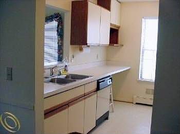 4th image of 12032 Lexington Dr