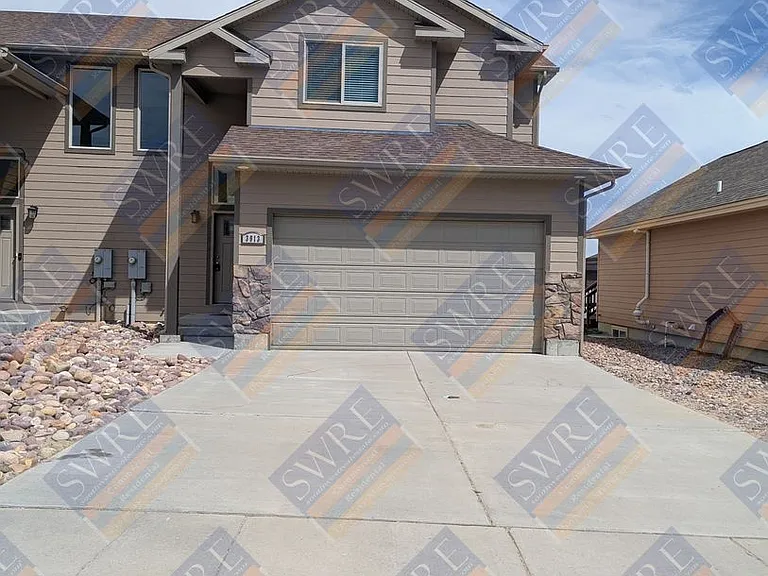 3913 Goshawk Dr — Photo 1