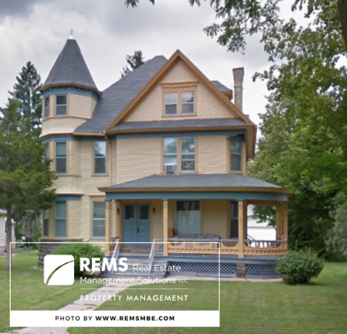 Building Photo - 407 2nd St