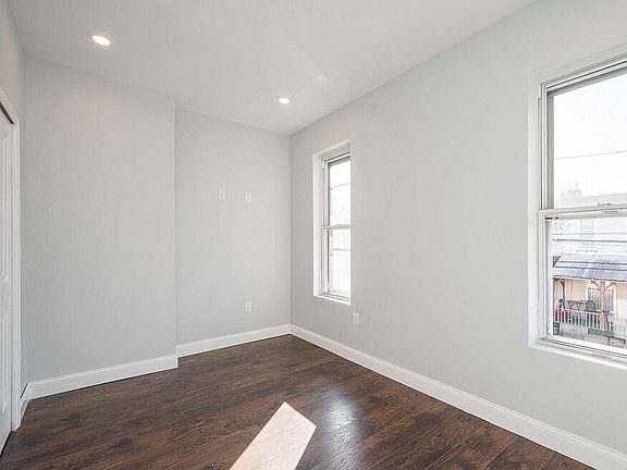 4th image of 1135 W Somerset St #11378223