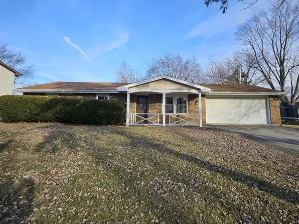 9547 Roosevelt Pl, Crown Point, IN 46307