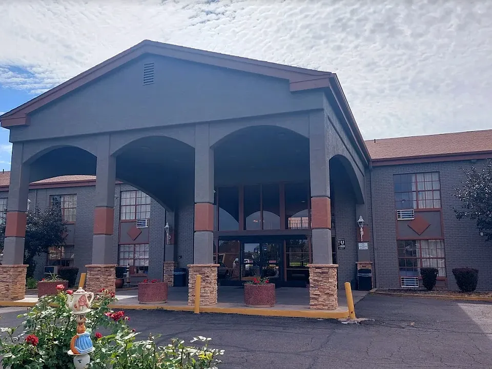 Building Photo 3