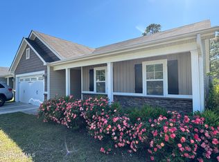 409 Ridgeway Dr, Sneads Ferry, NC 28460