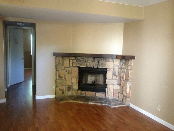 3rd image of 444 S Willard Ave