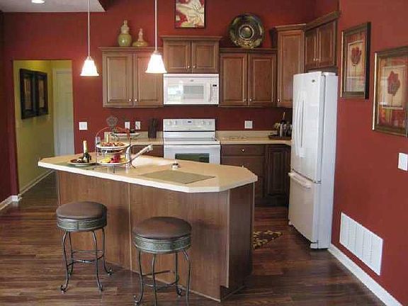 4th image of 463 Maryview Dr