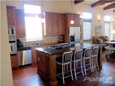 5th image of 557 Romana St E E
