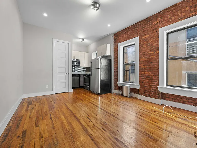 61-36 Woodbine St #1R — Photo 3