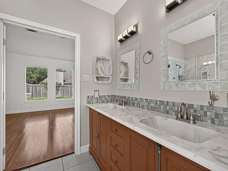 1522 Brook Grove Dr — Photo 24