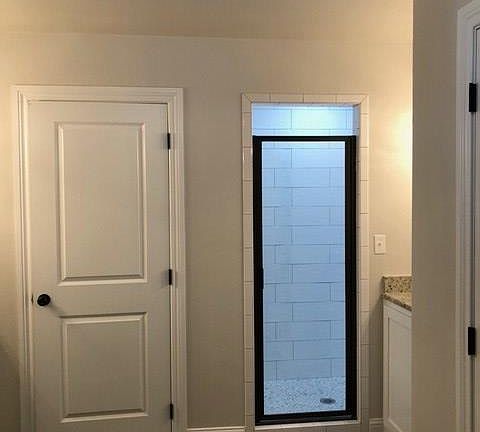 4th image of 117 W College St