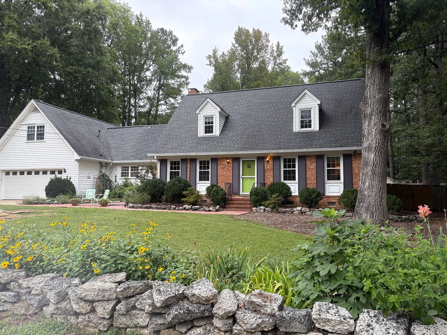 4 bed, 3.5 bath, 2500 sqft, $3,200 — Photo 2