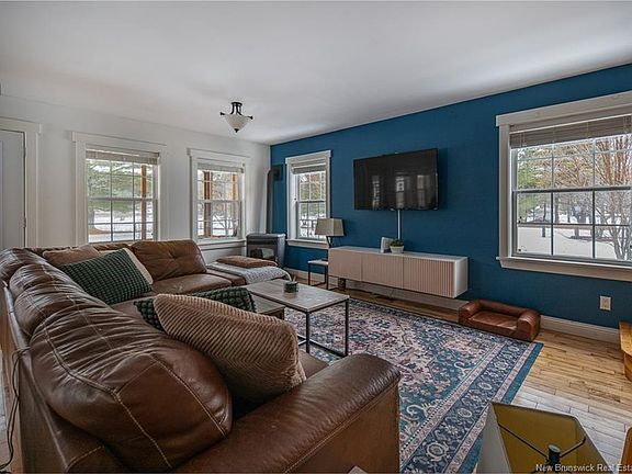 5th image of 22 Cottage Ln