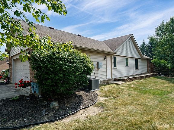 4th image of 166 Warner Dr
