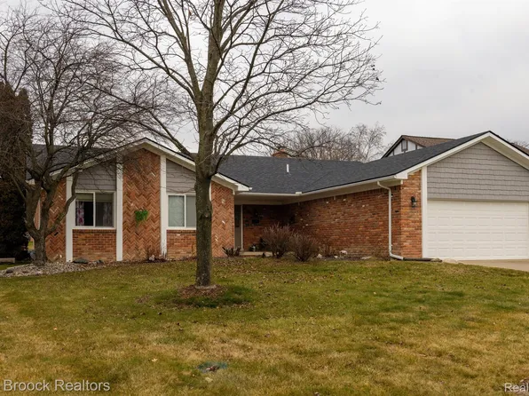 3130 Hartford Ct, Rochester Hills, MI 48306