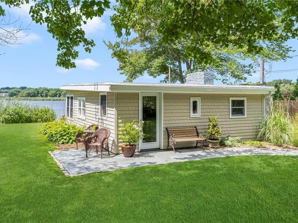 7 Branch Rd, Narragansett, RI 02882