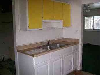 2nd image of 982 E Dallas Ave