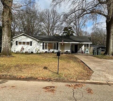2nd image of 117 Mimosa Dr