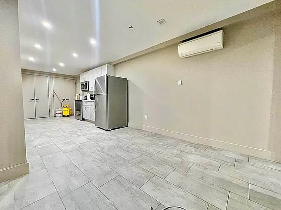 3rd image of 2809 Snyder Ave #B2