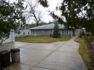 S109W34778 Jacks Bay Rd, Mukwonago, WI 53149