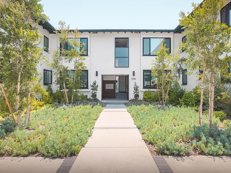Yosemite Garden Apartments — Photo 7