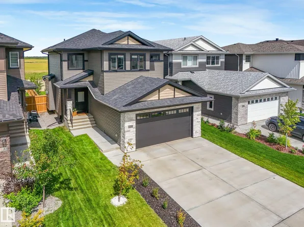 34 Edgefield Way, Saint Albert, AB T8N 7W9