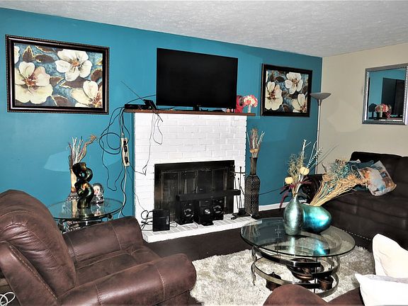 4th image of 3205 Woodstock Dr