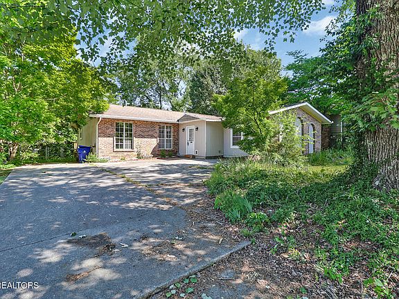 2nd image of 26 Lindale Ln