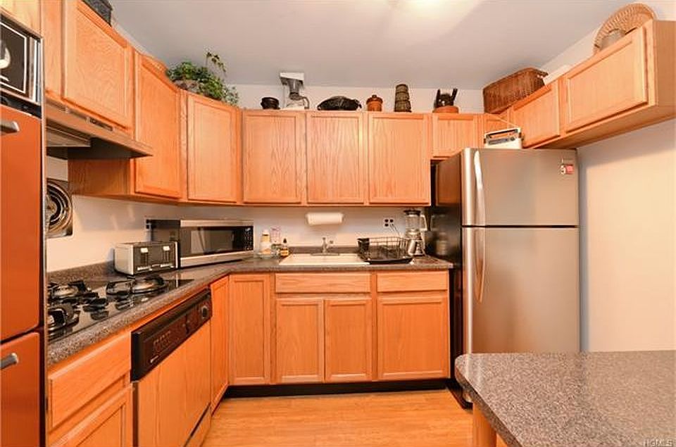 2nd image of 58 E 237th St