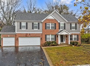 95 S Oakleaf Rd, Algonquin, IL 60102