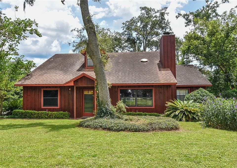 1st image of 943 Lake Ln
