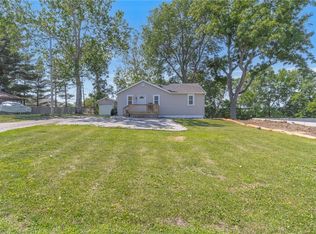 2453 E Douglas Ave, Des Moines, IA 50317
