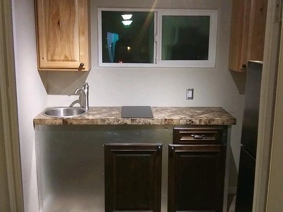 5th image of 420 Princeton Dr SE