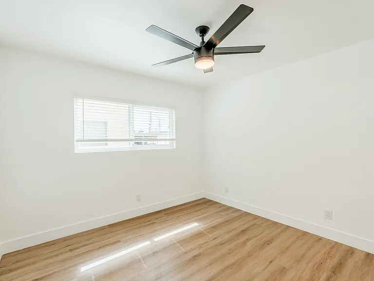 5919 Woodruff Ave #2-3-4 — Photo 4
