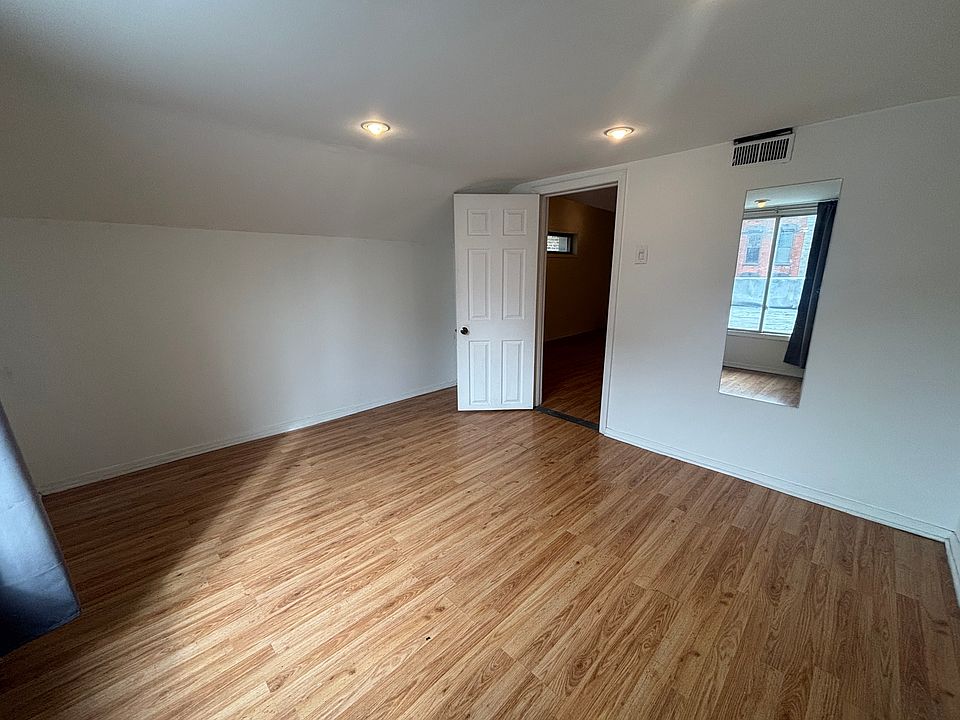 1st image of 1116 W Grand Ave #3