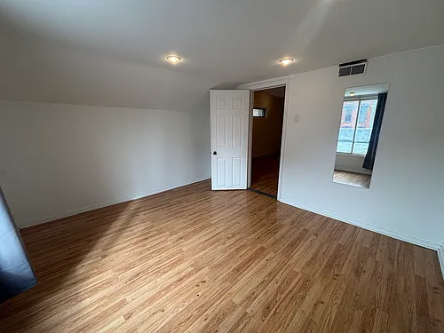 1116 W Grand Ave #3 Photo 1