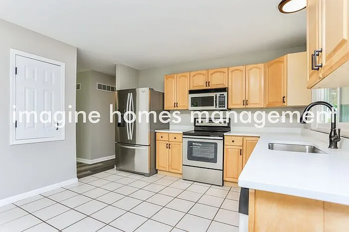 306 Oakfield Dr — Photo 6