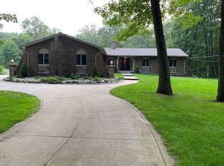 1554 Marquis Ln, Brighton, MI 48114