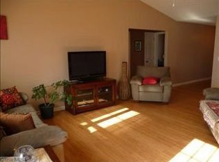 7 Burke Dale Ct, Browns Summit, NC 27214