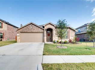 537 Peach Ln, Burleson, TX 76028