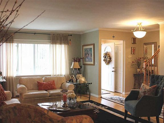 4th image of 42-27 191st St #42-27