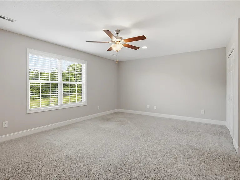 4864 Stoneyhurst Ln — Photo 18