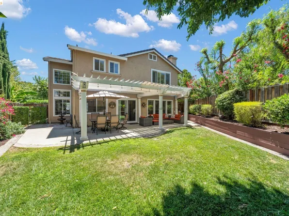 569 Apple Hill Dr, Brentwood, CA 94513