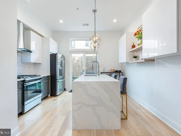 2147 Cross St — Photo 7