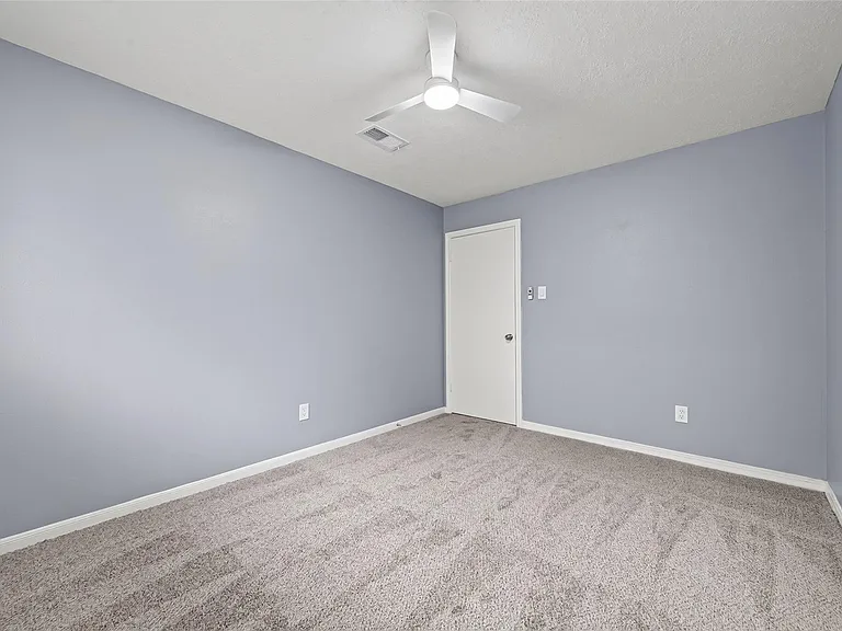 6715 Greenvale Ln — Photo 31