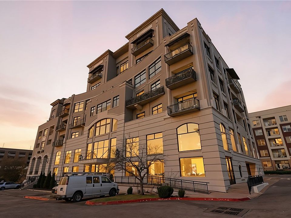 1st image of 401 W Watson St APT 401