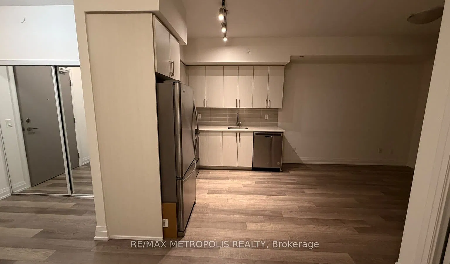 3121 Sheppard Ave E — Photo 4