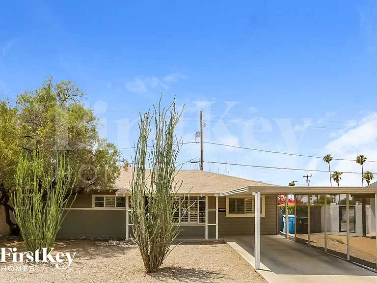1357 W Sells Dr — Photo 1