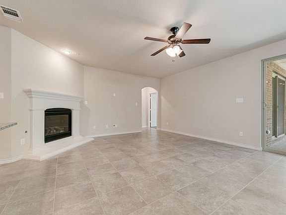 4th image of 3318 Rosewood Ln